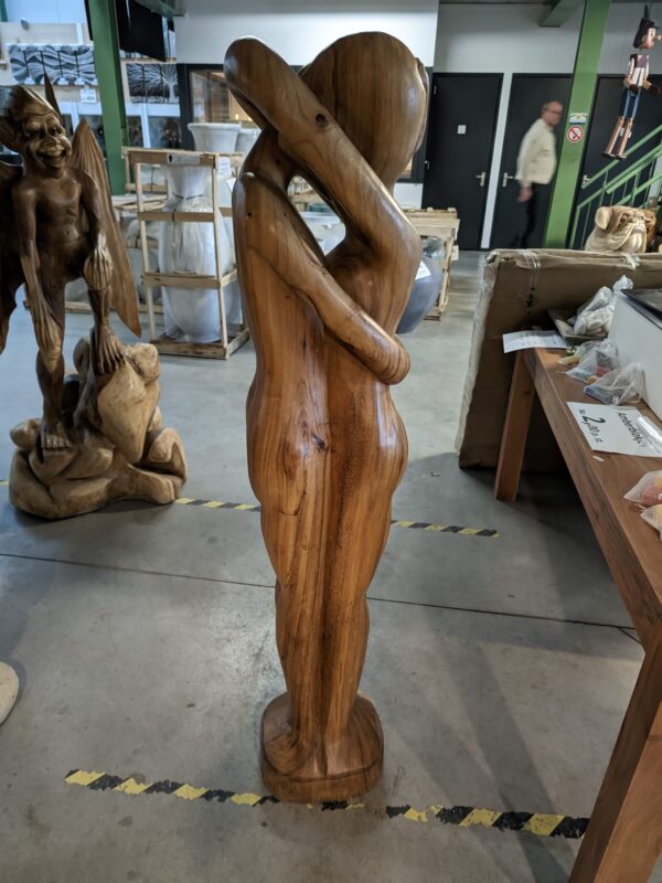 Beeld hout abstract liefdeskoppel man en vrouw 150cm eliassen.nl