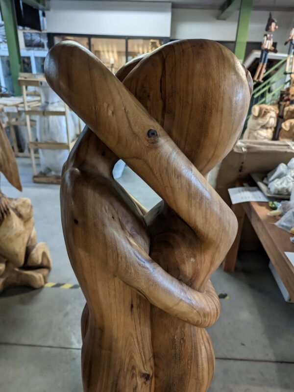 Beeld hout abstract liefdeskoppel man en vrouw 150cm eliassen.nl 1