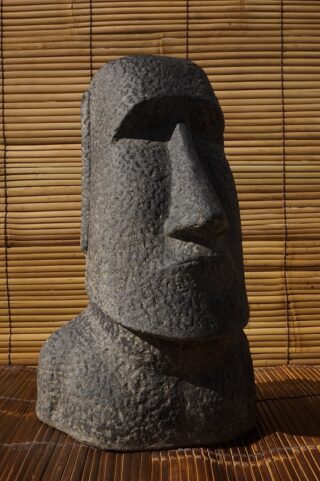 beeld moai 60cm eliassen.nl