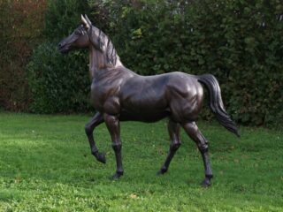 bronzen groot paard - eliassen.nl