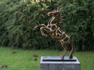 Bronzen paard draadsculptuur-Eliassen.nl