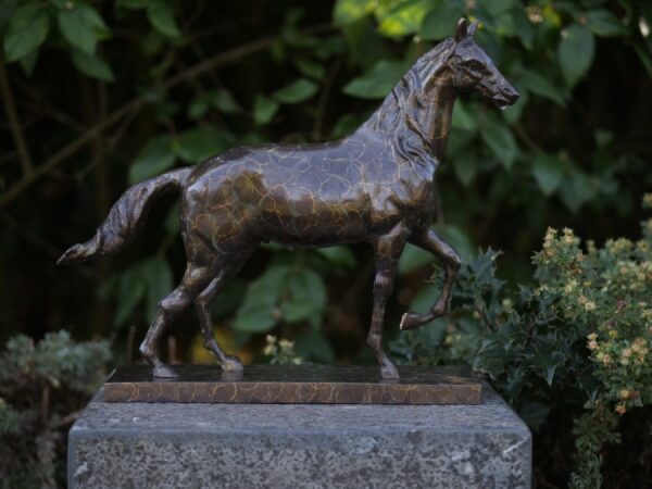 Bronzen paard hot patina