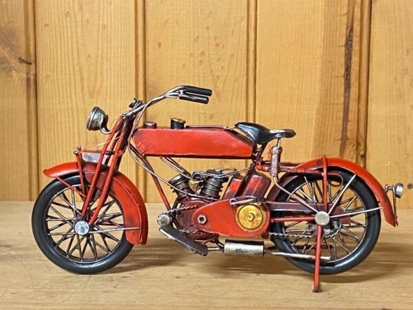 Miniatuur model rode oude motor eliassen.nl 1