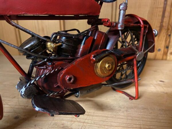 Miniatuur model rode oude motor eliassen.nl 2